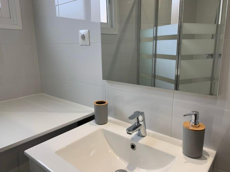 Con Encanto Y Piscina Apartamento